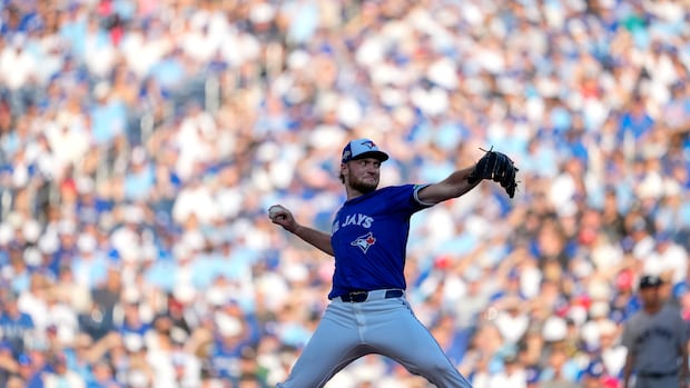 Toronto Blue Jays flying high as they look to sweep Yankees in New York | CBC