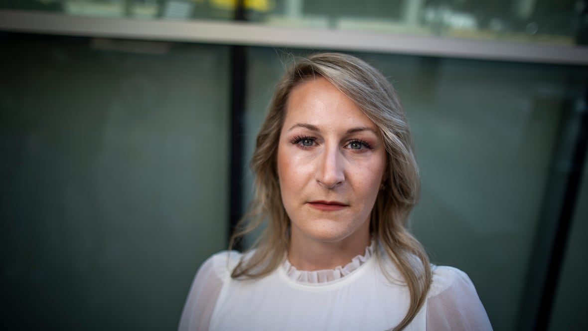 Surrey Memorial Hospital gynecologist says health-care administration in B.C. needs reform | CBC.ca