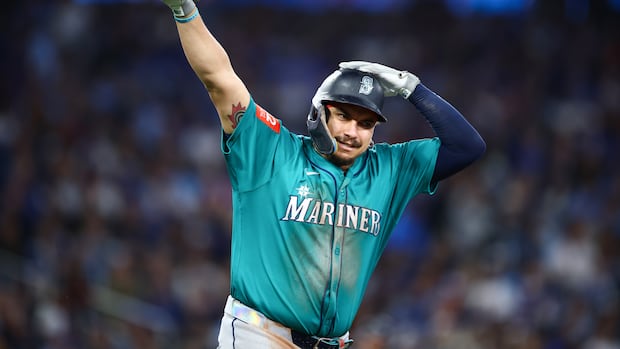 Mariners up 10-3 over Jays in Game 2 of the ALCS
