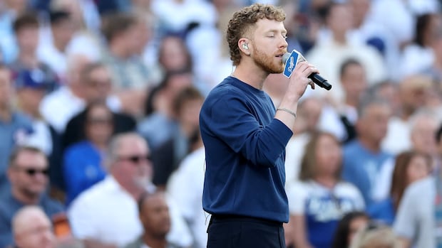 জেপি স্যাক্সের ও কানাডা পরিবেশন ওয়ার্ল্ড সিরিজ অ্যাওয়ে ফ্রম হোম রান কিছু বেসবল ভক্তদের উদ্দীপিত করে | সিবিসি খবর জেপি স্যাক্সের ও কানাডা পরিবেশন ওয়ার্ল্ড সিরিজ অ্যাওয়ে ফ্রম হোম রান কিছু বেসবল ভক্তদের উদ্দীপিত করে | সিবিসি খবর